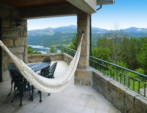House | Balcony - Granite House by Tamega With Pool (Penafiel)