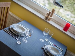 Apartment | Dining