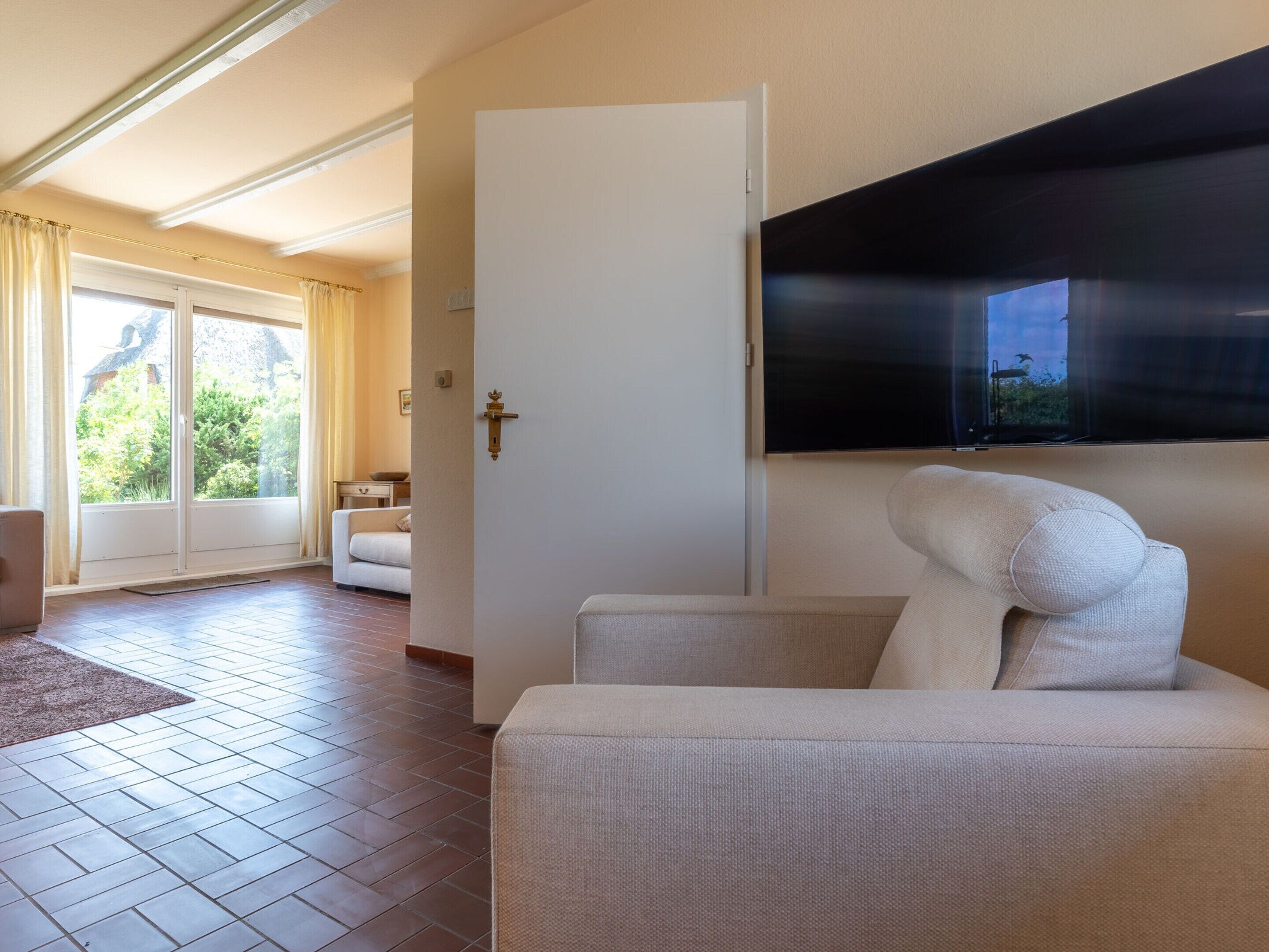 House | 3 bedrooms, individually furnished