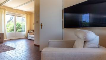 House | 3 bedrooms, individually furnished