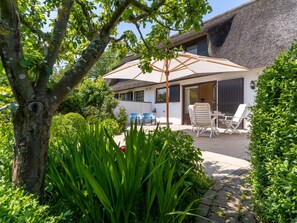 Exterior - Thatched Roof House in St.peter Ording (St. Peter-Ording)
