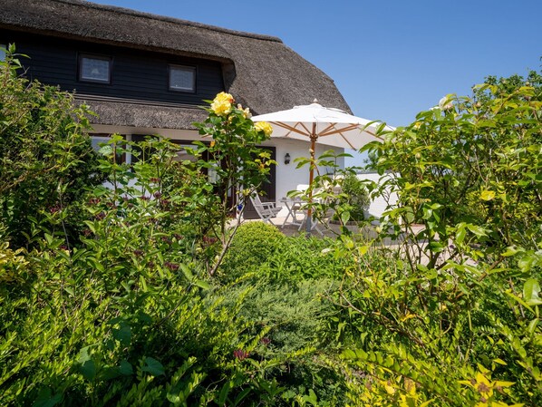 Exterior - Thatched Roof House in St.peter Ording (St. Peter-Ording)