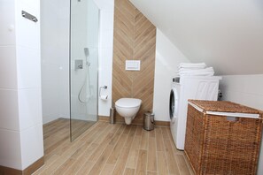 House | Bathroom | Bathtub - Holiday Home Directly at the Lake, Dabie (Bytow)