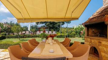 Villa, Accessible | 4 bedrooms, Internet
