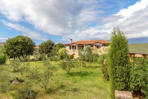 Casa | 6 quartos, acesso à internet de alta velocidade