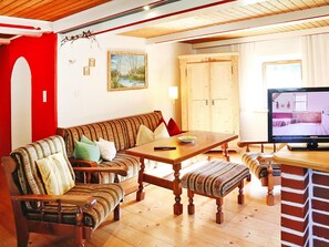 House | Living room - Farmhouse in Kossen Near Kitzbuhel Alps (Koessen)