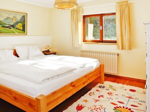 House | 4 bedrooms, individually furnished, bed sheets - Farmhouse in Kossen Near Kitzbuhel Alps (Koessen)