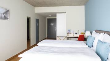 Habitación doble superior | Ropa de cama hipoalergénica y escritorio
