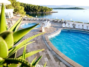Apartment | Pool | Outdoor pool - Elegant Resort Stay for 4 in Jelsa (Jelsa)
