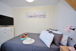 Apartment | 1 bedroom, individually furnished, bed sheets - Apartment in Ustronie Morskie Near Beach (Ustronie Morskie)