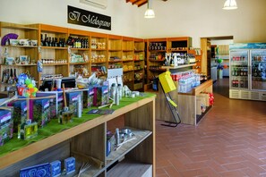 Apartment | Dining - Apartment With Balcony in Poggio All'agnello (Piombino)