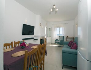 Apartment | Dining - Cozy Apartment With sea View, Salema (Vila do Bispo)