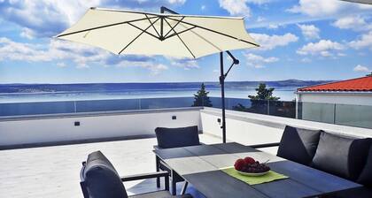 Holiday Home Maslenica With Pool Near Beach