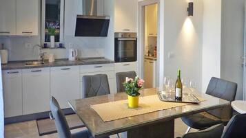 House | Dining