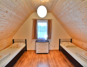 House | 2 bedrooms, individually furnished, iron/ironing board, bed sheets