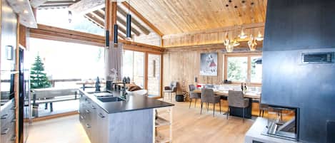 Chalet | Living area