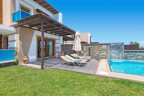 House | Pool | Indoor pool, outdoor pool - Holiday Home in Kiotari With a Barbecue (Rhodes)