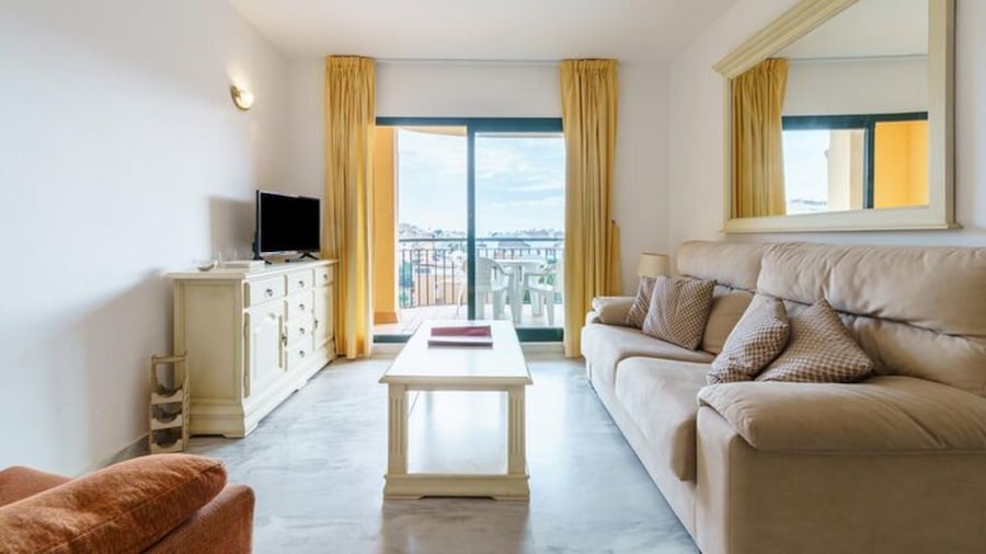 Apartment With Communal Pool in Mijas