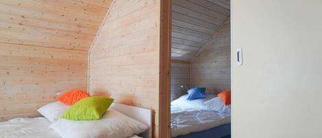 House | 2 bedrooms, individually furnished, bed sheets