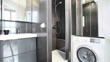 Comfort Apartment | Bathroom