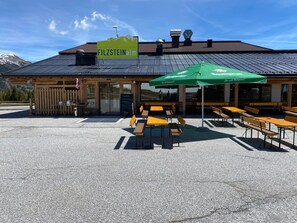 Apartment | Outdoor dining