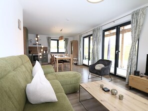Chalet | Living area - Chalet Max View mit Pool und Sauna (Inzell)