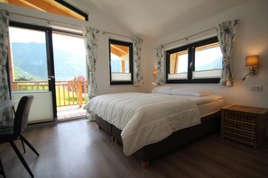 Chalet | 3 bedrooms, individually furnished - Chalet Max View mit Pool und Sauna (Inzell)