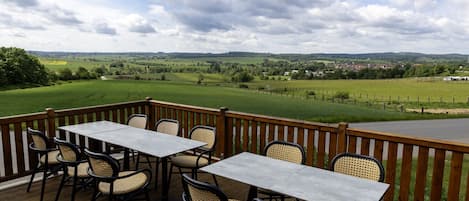 House | Outdoor dining