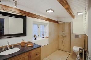 House | Bathroom - Reetgedecktes Ferienhaus in Humptrup (Humptrup)