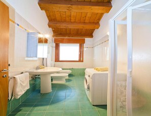 Apartment | Bathroom - Apartment in Caorle With Heating (Caorle)