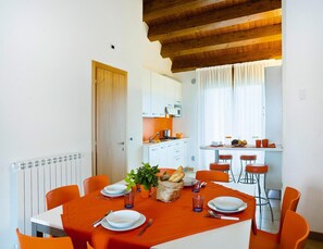 Apartment | Dining