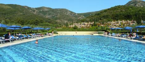 Apartment | Pool | Outdoor pool