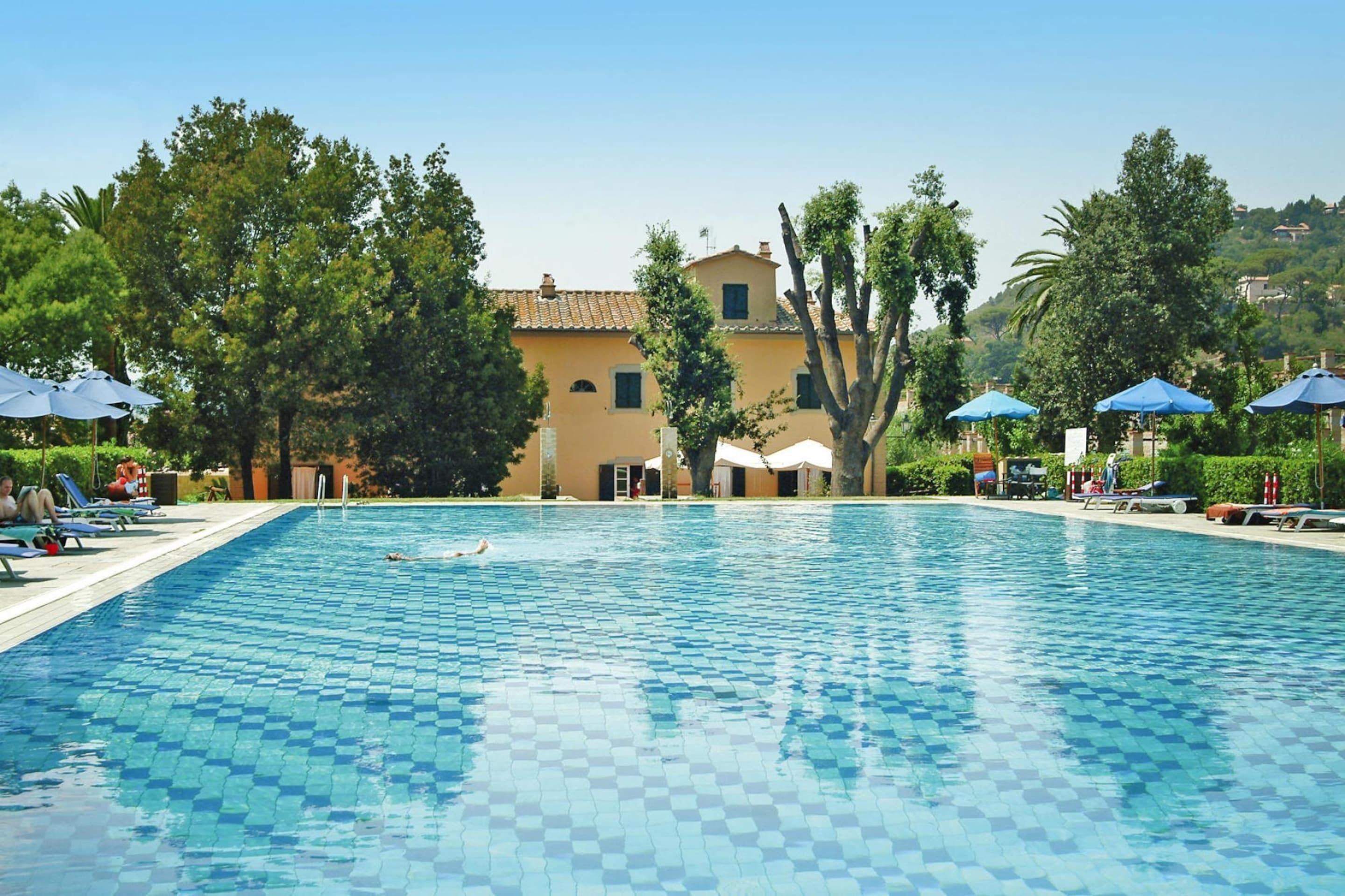 Apartment | Pool | Outdoor pool
