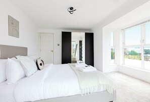 2 Schlafzimmer, Schreibtisch, Bügeleisen/Bügelbrett, kostenloses WLAN
