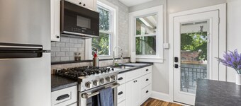 Bright airy new 1-bedroom with on charming Capitol Hill Washington, DC