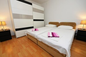 2 habitaciones y muebles diferentes