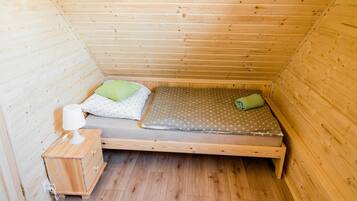 3 عدّة غرف نوم وطراز فريد لكل وحدة وملاءات أسرّة