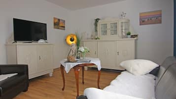 Apartment | Dining
