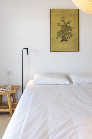 2 bedrooms, iron/ironing board, free WiFi