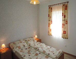 3 chambres, ameublement personnalisé, draps fournis