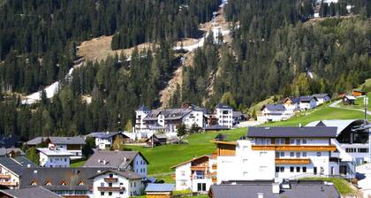 Chalet in Fiss With Panoramic Mountain Views