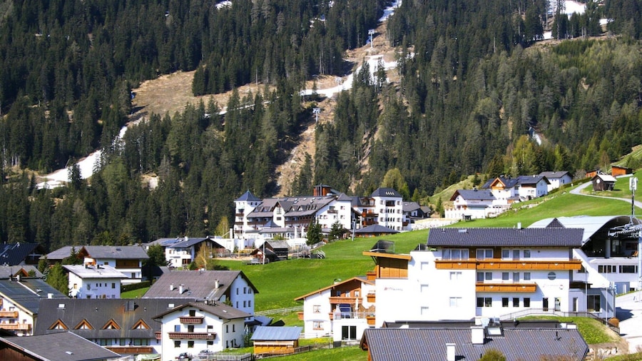 Chalet in Fiss With Panoramic Mountain Views