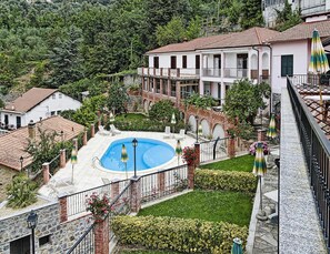 Apartment | Pool | Outdoor pool - Apartment in Castellaro With Garden (Casanova Lerrone)