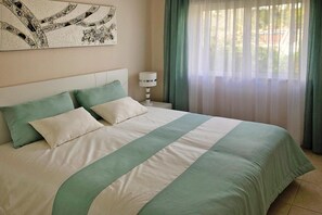 Hus | 2 soverom, individuelt innredet og strykejern/-brett