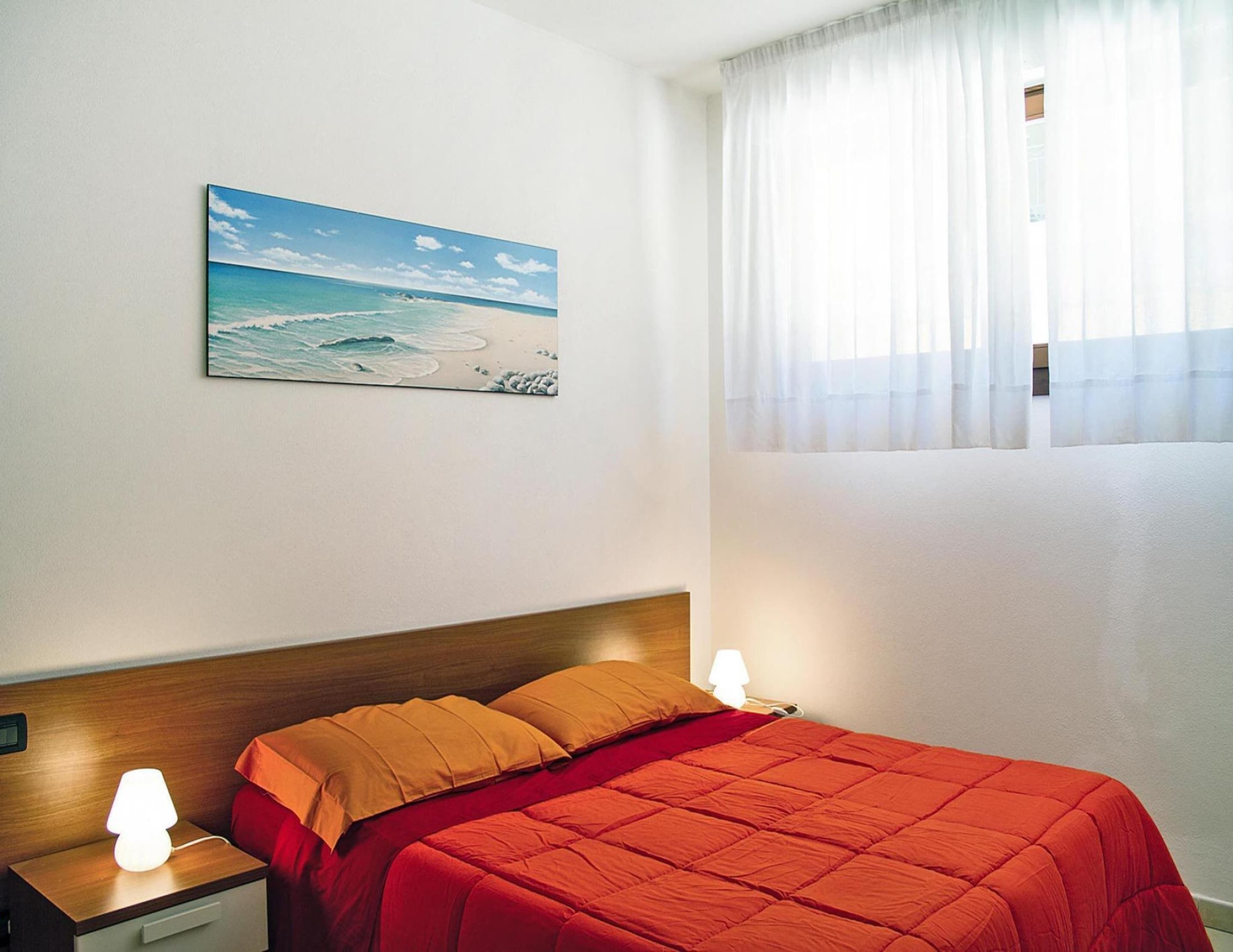1 bedroom, individually furnished