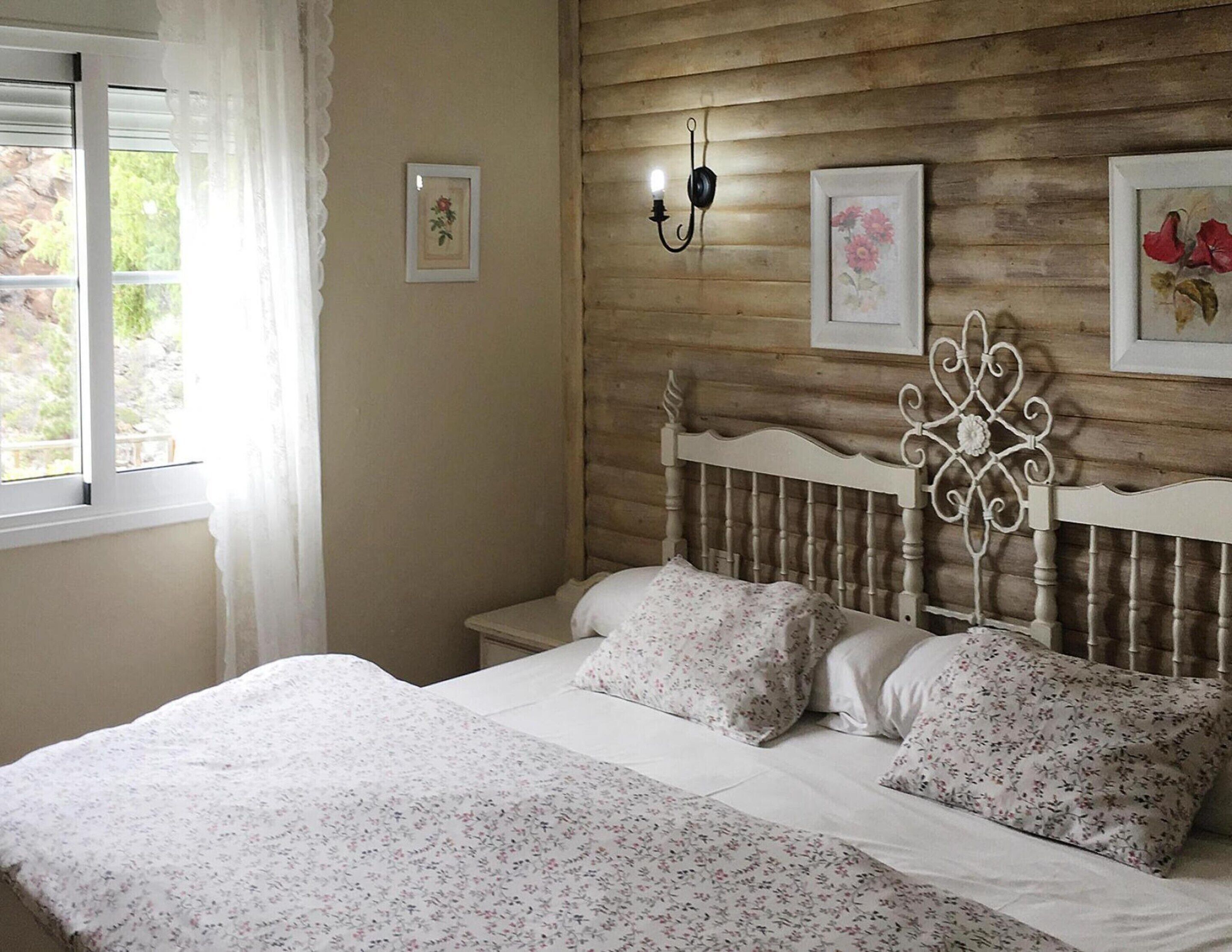 House | 2 bedrooms, individually furnished