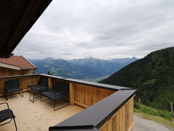 House | Exterior - Chalet in Zillertal Near Ski Slopes (Zellberg)