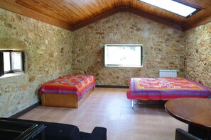 House | 2 bedrooms, individually furnished, bed sheets