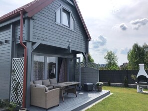 Rumah | Tempat makan outdoor