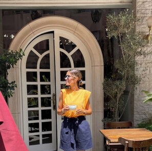 تناول الطعام بالخارج